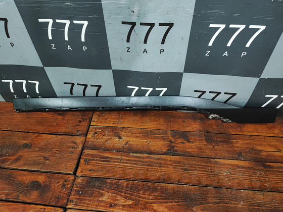 Накладка двери передней правой Kia Seltos 19-нв Б/У Оригинал 87724Q5010