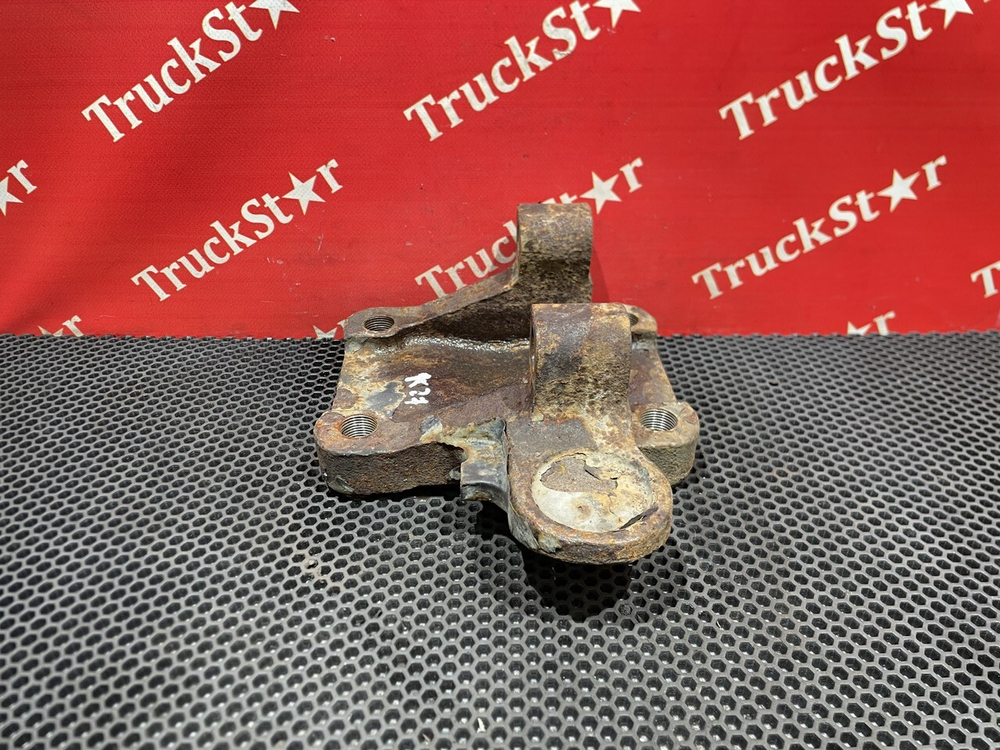 Кронштейн пневморессоры правый