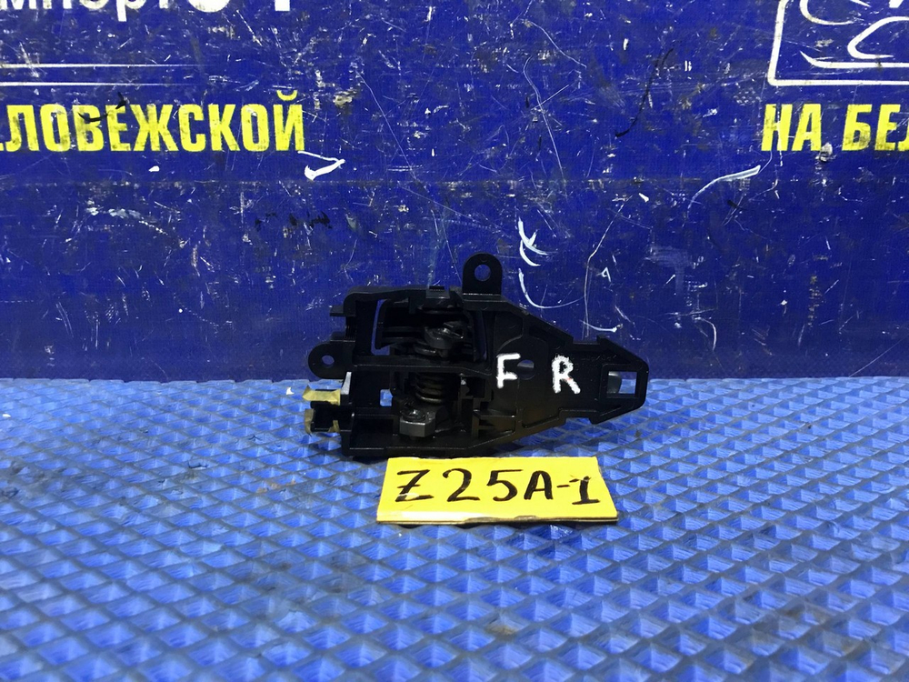 Ручка двери передней правой салонная MITSUBISHI COLT 2003