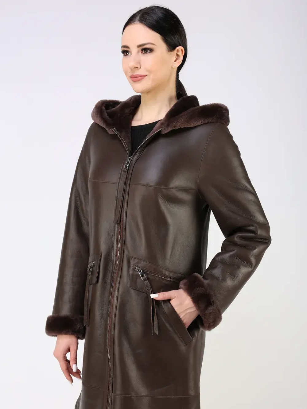 Дубленка зимняя натуральная с капюшоном