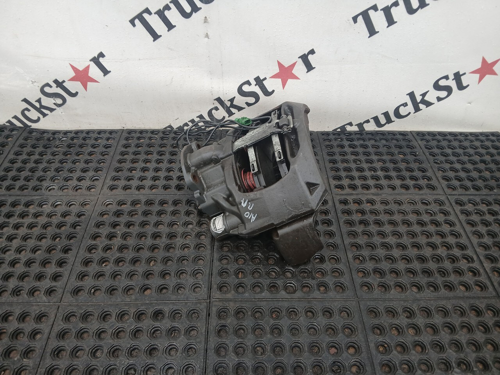 Суппорт передний правый 2019г.