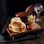 Деревянная сервировочная  доска для подачи блюд и закусок из древесины кедра. Art of Siberia. RD15