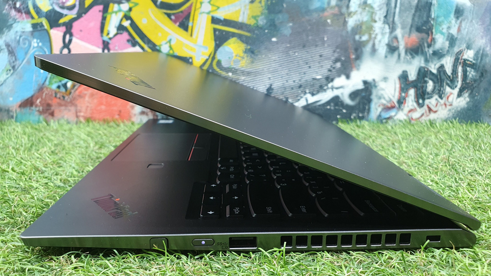 Lenovo ThinkPad X1 Yoga Gen 4