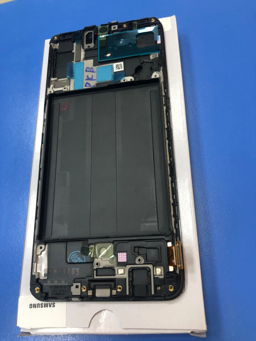 Дисплей в сборе с тачскрином и рамкой чёрный для Samsung A705 Galaxy A70 Оригинал