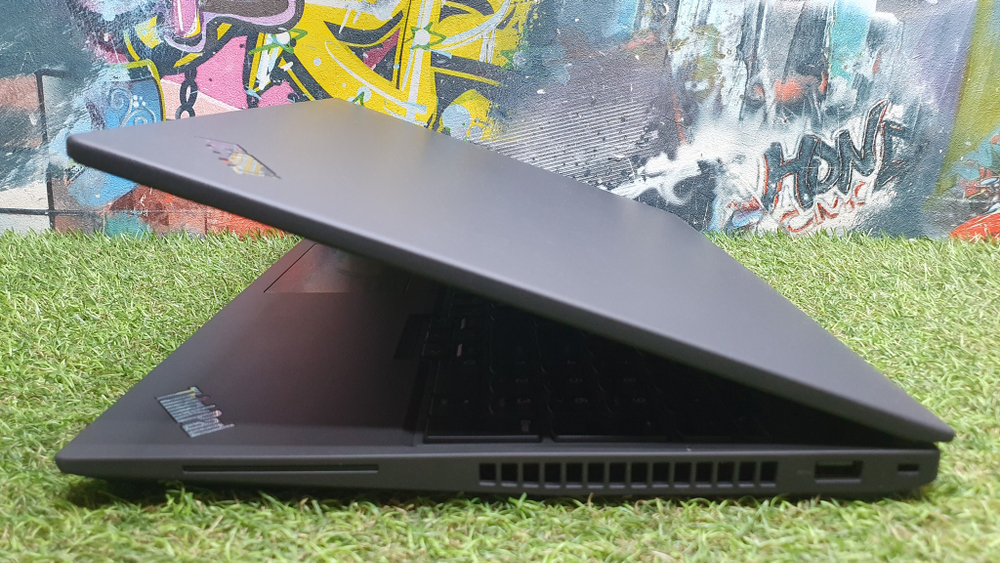 Ноутбук Lenovo i7-12/32Gb/T550 4Gb/FHD/Thinkpad P16s Gen 1 (21BUS23H00)/Windows 11