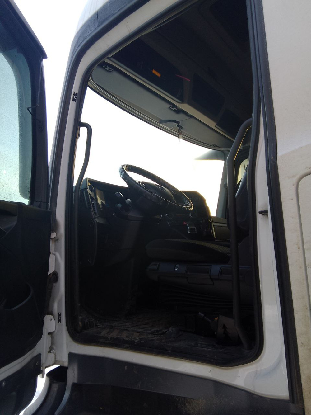 Mercedes-Benz Actros 6x4 Седельный тягач 2645 LS (Дизельный, 12,8 л, 449 л.с., МТ)