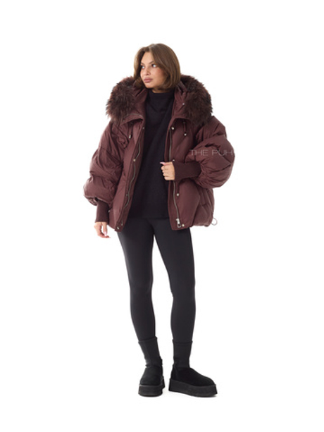 Объемный бордовый пуховик на молнии