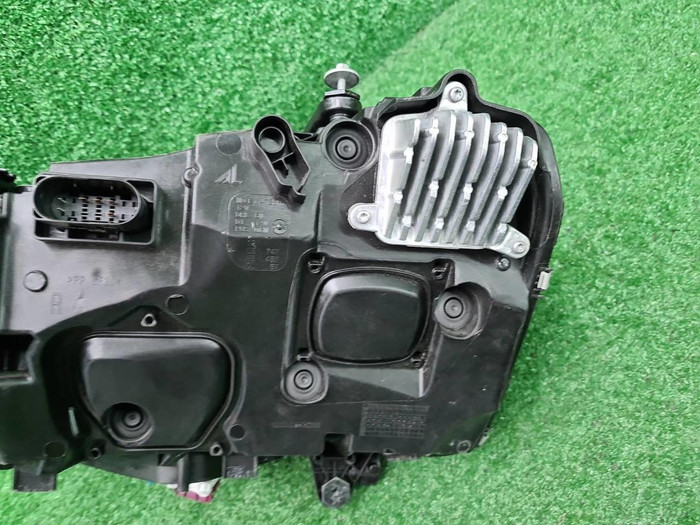 Фара правая Mercedes S W223 (20-нв) Digital Light