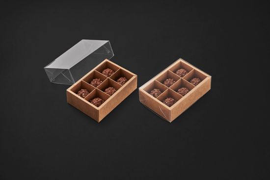 Упаковка с прозрачной крышкой для 6 шоколадных конфет.