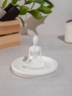 Статуэтка Йогиня на подставке круг