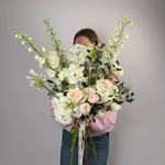 Авторский букет с пионовидной розой “Радость”