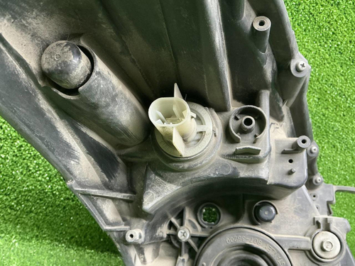 Битая Фара левая Suzuki Swift 4 (10-13) галоген