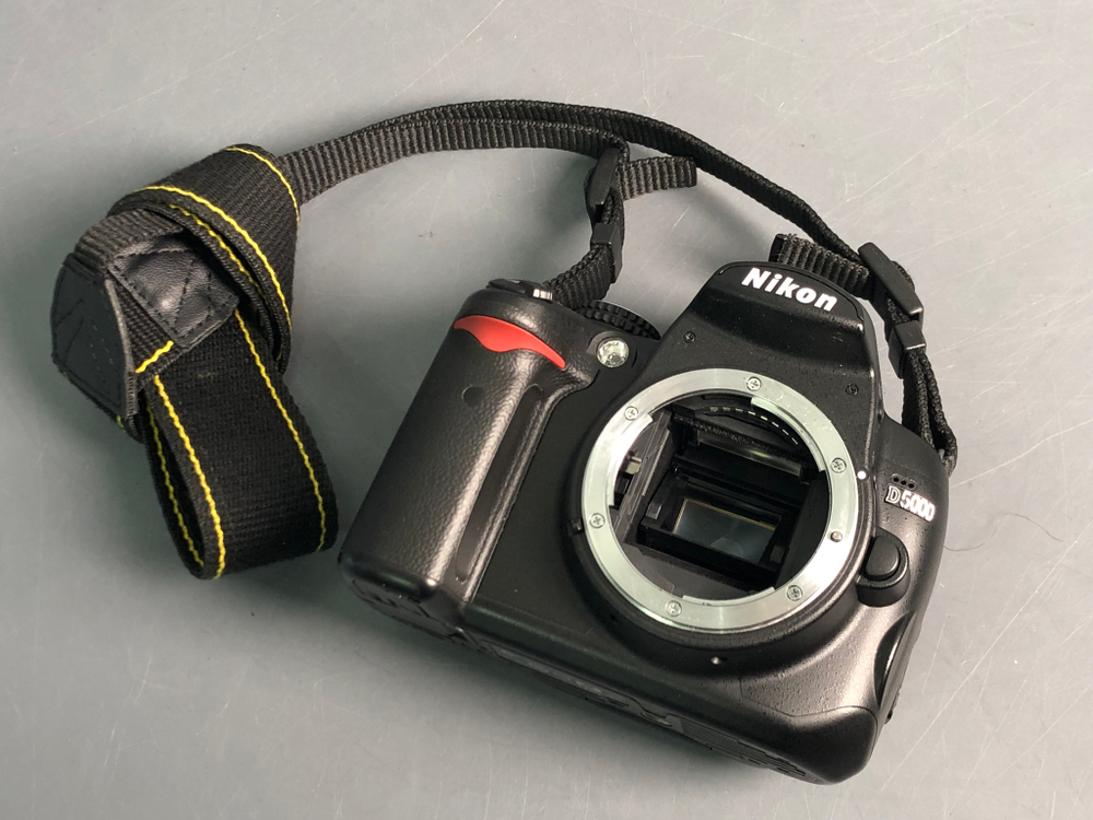 Nikon D5000 Kit AF-S DX 18-55mm VR 14.000 кадров