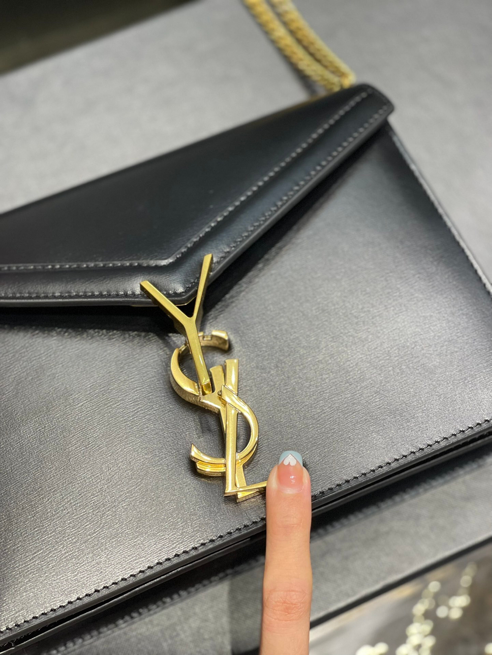 Saint Laurent Cassandra Medium 22 cm