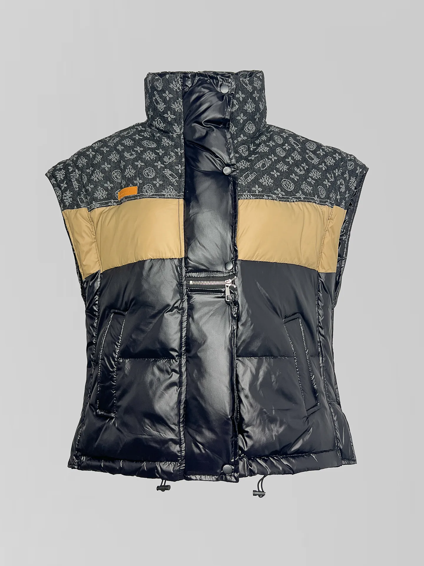 Жилетка объемная комбинированная с кулиской внизу