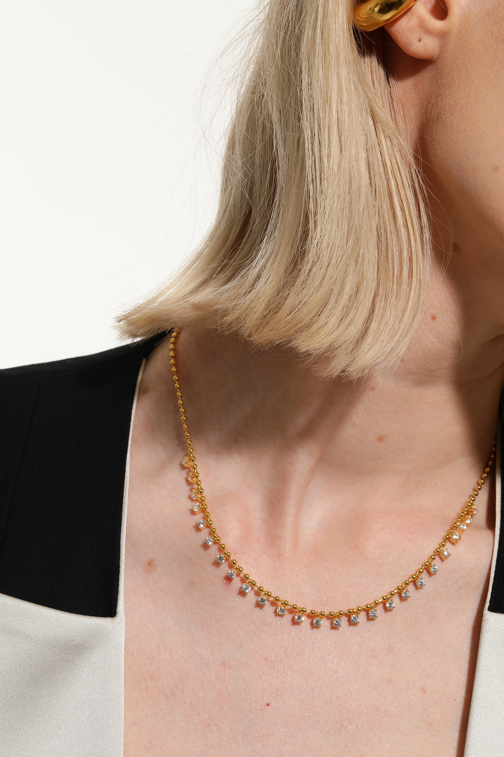 Колье мелкие золотые шарики, цирконии