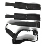 Кляп черный с наручниками для фиксации рук