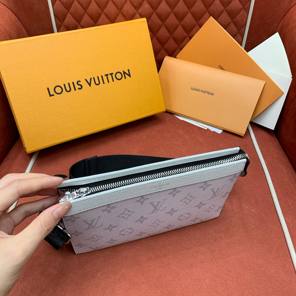 Louis Vuitton Gaston Wearable Wallet