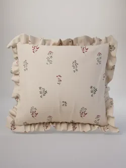Декоративная наволочка с рюшами, оборками "Гербарий Эко" 70х70 см, 1 шт, без молнии
