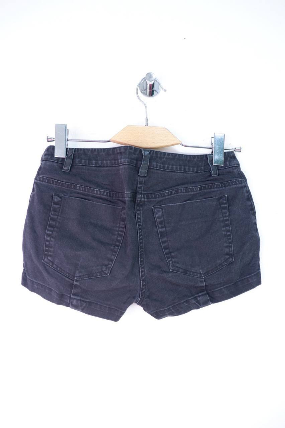 Шорты модные со вставкой под кожу, визуально 40/42 размер