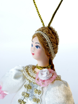 Кукла-подвеска Дама в бальном платье.