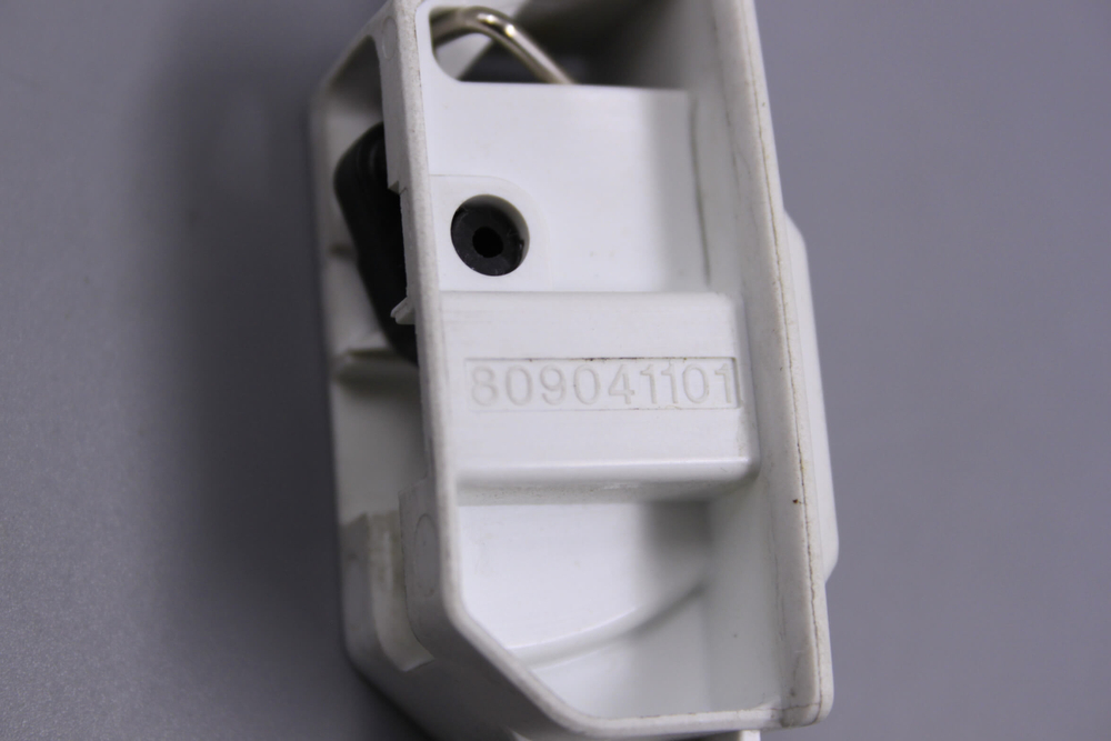 Фиксатор люка 809041101 сушильной машины Electrolux, AEG, Zanussi