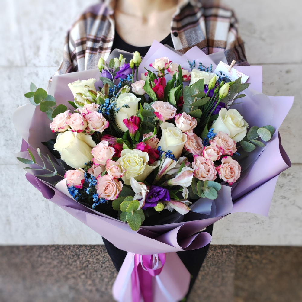 Авторский букет в сиреневой гамме