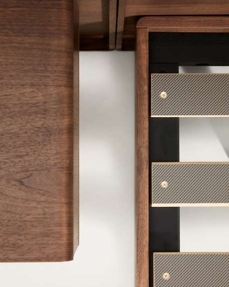 Кровать Norlen с 2 тумбочками из орехового шпона с темной отделкой LED 180 x 200 см