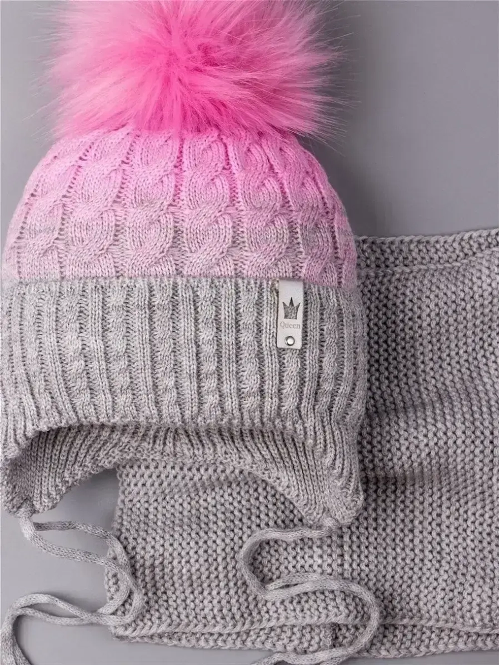 Шапка для девочки зимняя вязаная с помпоном и снуд