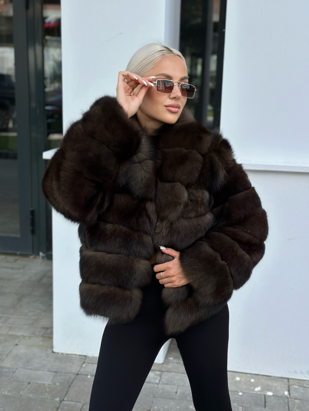 Шуба из меха финского песца в цвета в цвете «sobol dark” 60см