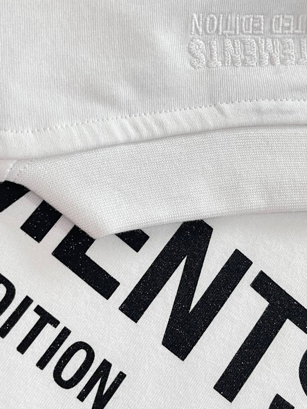 Футболка Vetements