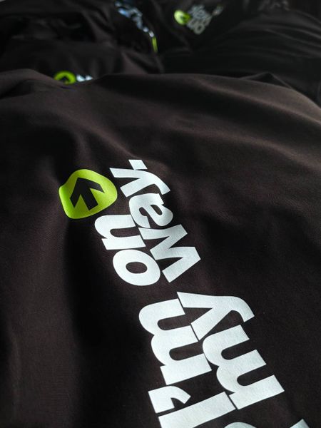 DTF-печать на крое и на готовых изделиях: скорость, точность, повторяемость