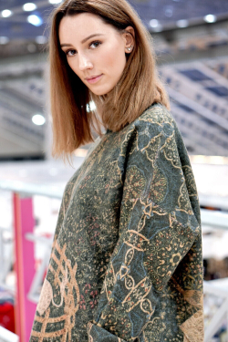 Шерстяная туника "Единорог", по мотивам средневековых фламандских шпалер