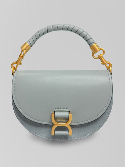 Сумка 0818 с золотой фурнитурой, на короткой ручке и на магните, с цепочкой в комплекте