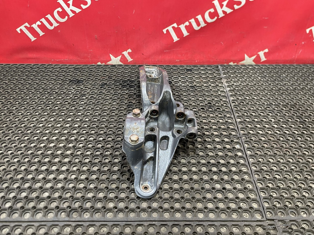 Кронштейн пневморессоры правый 2018г.