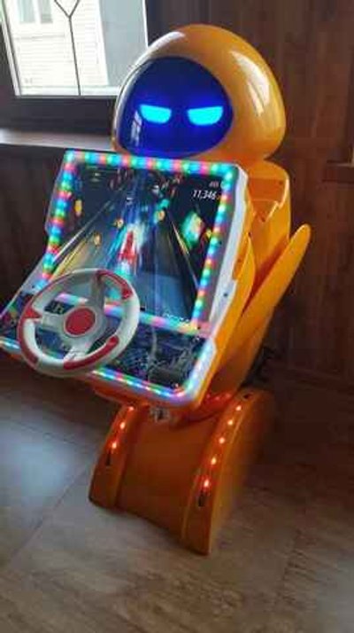 Детский игровой автомат «Робогонка»