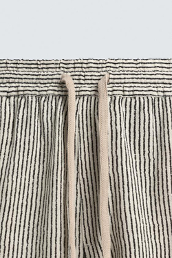 ZARA БЕРМУДЫ RELAXED FIT ИЗ ВИСКОЗЫ И ЛЬНА, ПОЛОСКИ