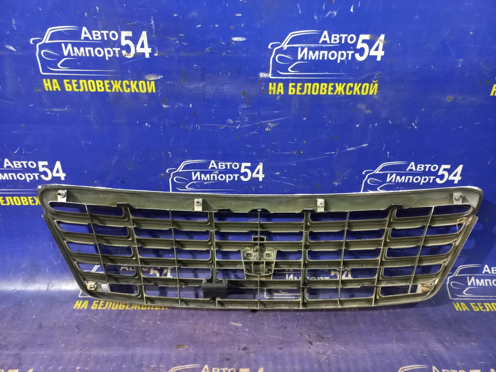 Решетка радиатора TOYOTA CROWN 2004