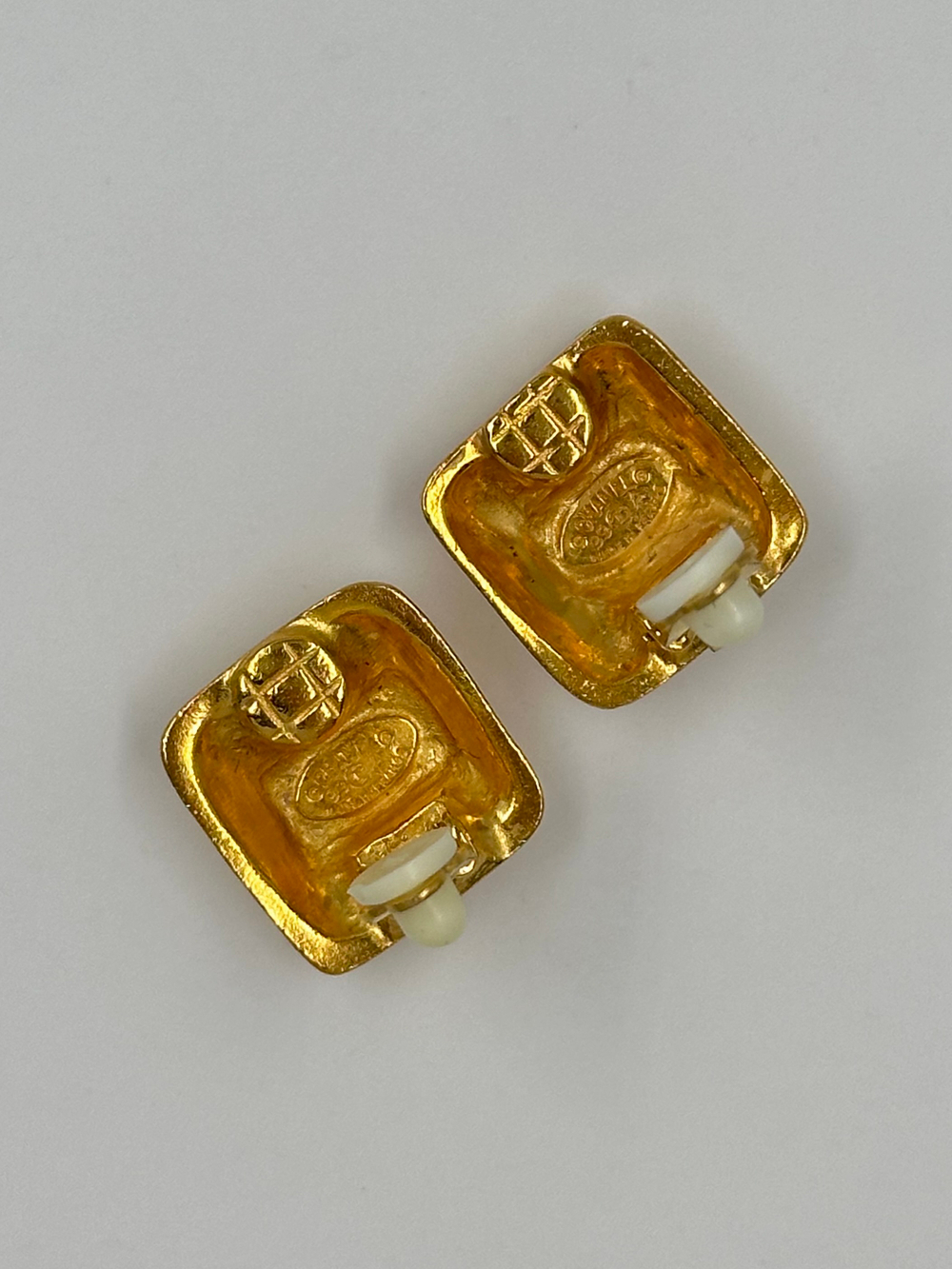 Клипсы Chanel