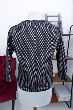 Джемпер Reserved в монохроме, визуально на 46 размер