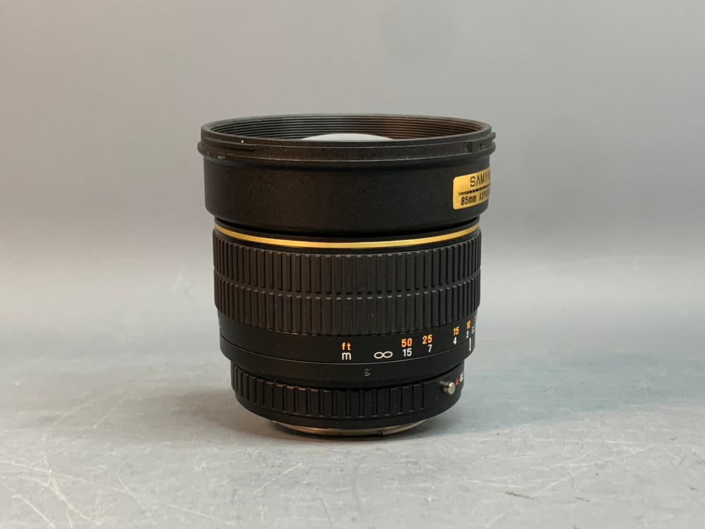 Samyang 85mm f/1.4 Pentax K
