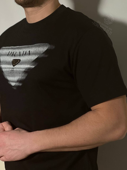 Футболка Prada