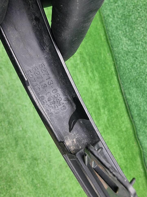 Накладка переднего бампера Toyota Camry xv70 20-нв