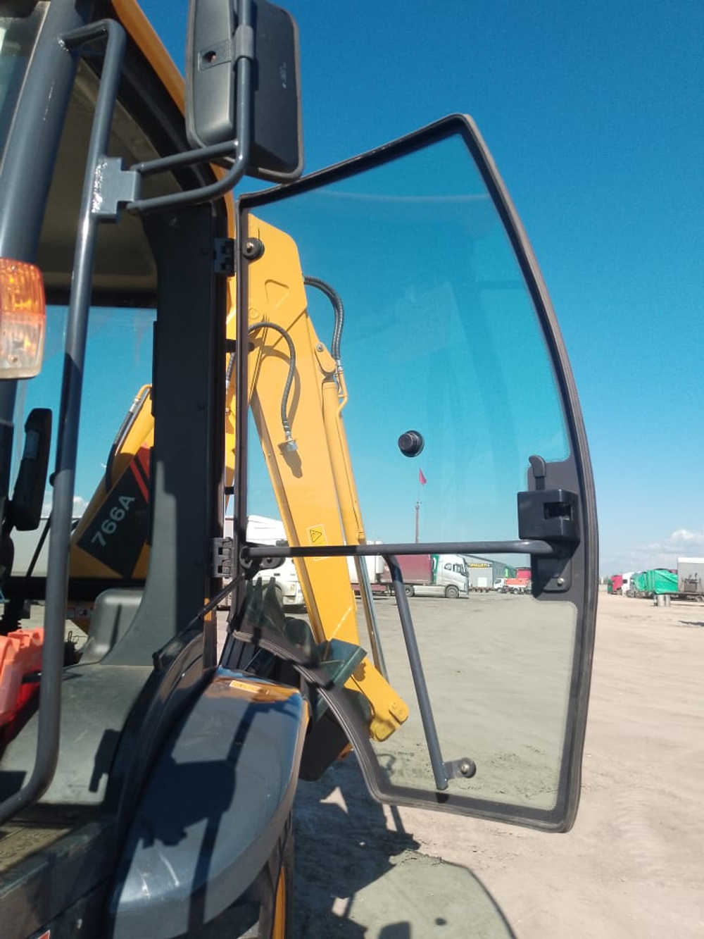 LiuGong CLG* Экскаватор-погрузчик CLG766A (Дизельный, 4.8 л, 95 л.с. АТ)