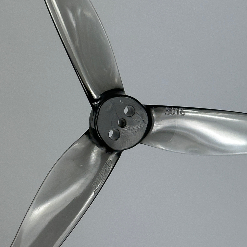 Пропеллеры Gemfan Hurricane 3016-3 вал 1,5мм