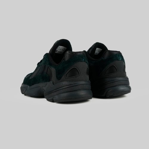 Кроссовки Adidas Originals YUNG-1 артикул:G27026 - купить в магазине Дайс
