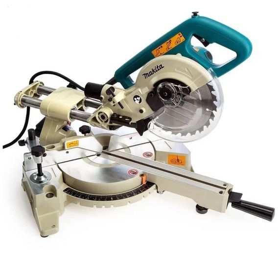 Торцовочная пила Makita LS0714N