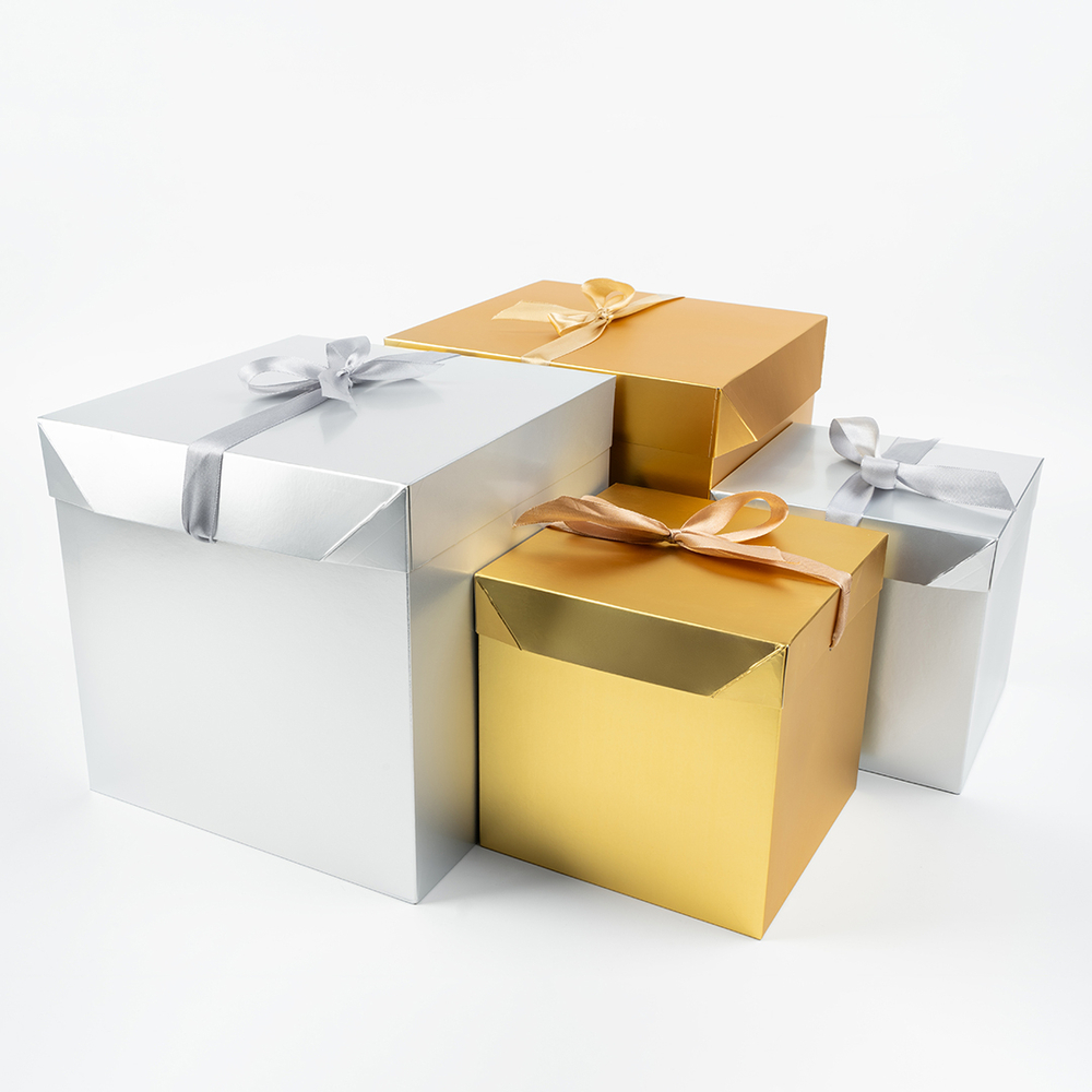 Коробка складная в золотом цвете с атласным бантом, металлик