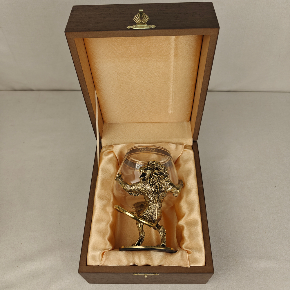 Бокал для коньяка "Лев" в подарочном футляре
