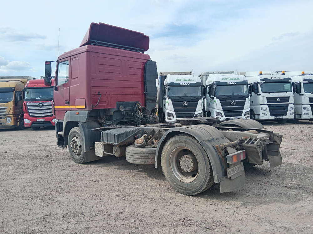 МАЗ 5440 4x2 Седельный тягач 5440В5-8420-031 (Дизельный, 6,7л, 310 л.с., МТ)